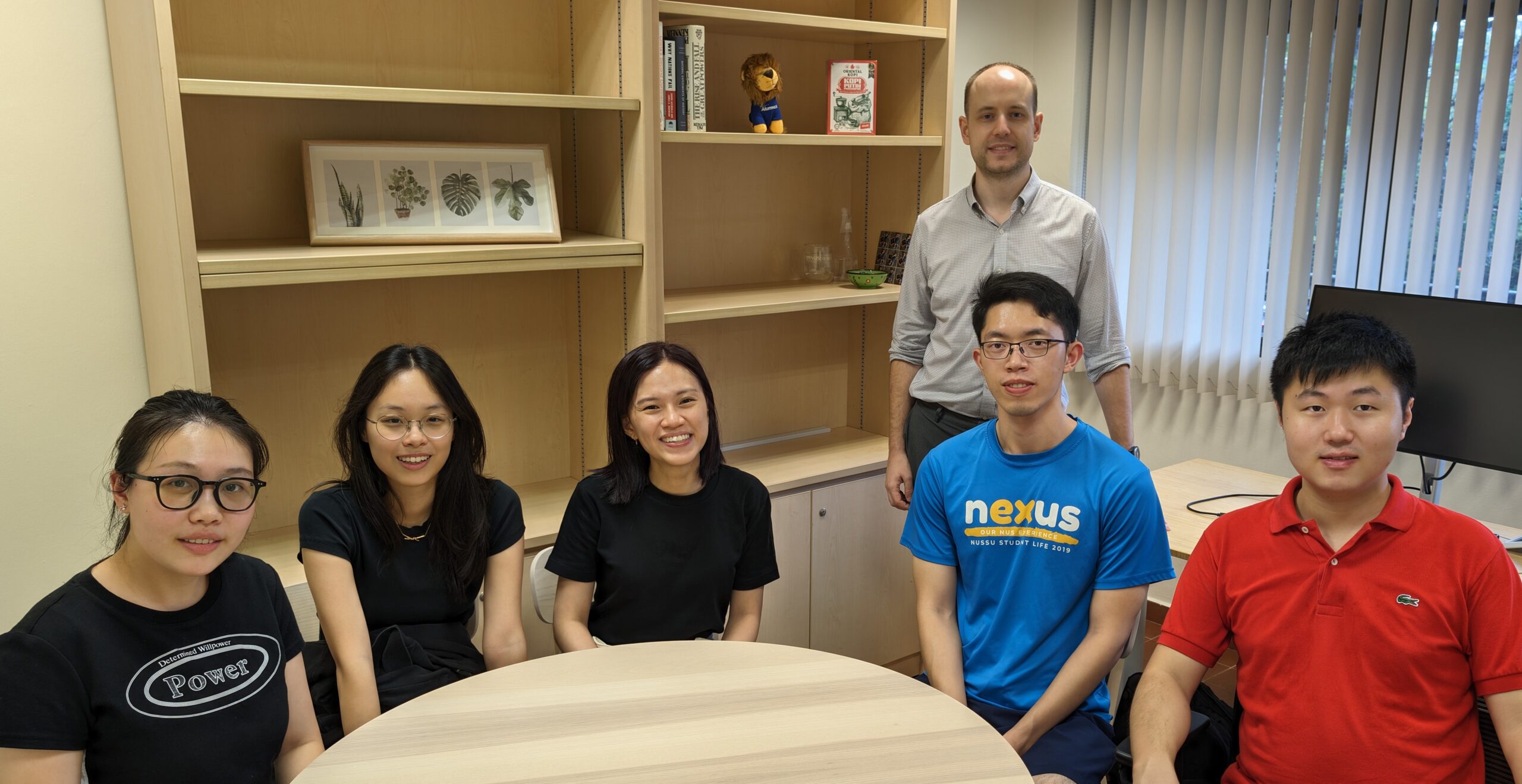 Joris Mueller (standing) with his research assistants (from left to right) Yuqi, Jing Yi, Nicole, Chuyue and Zhiyao