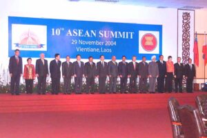 A_group_photograph_of_All_Head_of_StatesGovernments_at_ASEAN_Summit_in_Vientiane,_Laos_on_November 29, 2004